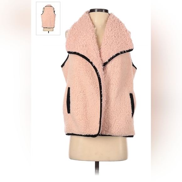 Charming Charlie Jackets & Blazers - NWOT Charming Charlie Pink Faux Fur Vest
